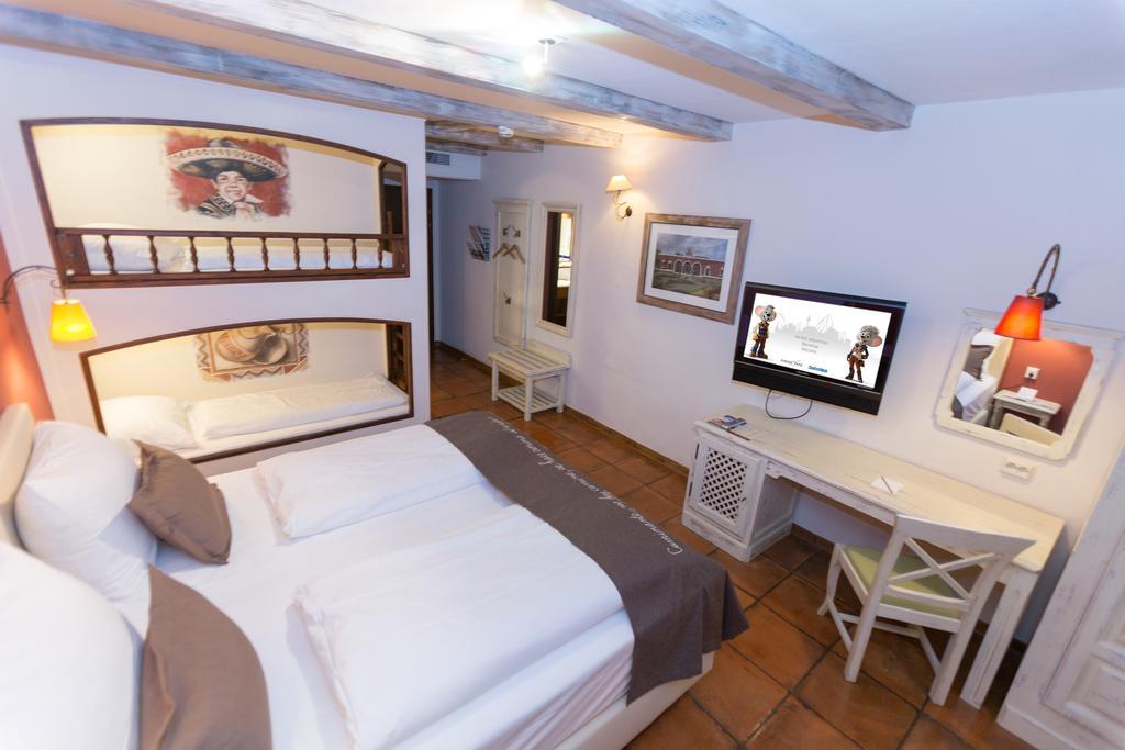 4-Sterne Erlebnishotel El Andaluz, Europa-Park Freizeitpark & Erlebnis-Resort Руст Екстериор снимка