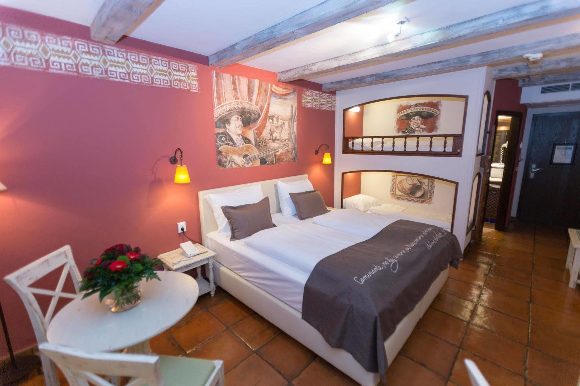 4-Sterne Erlebnishotel El Andaluz, Europa-Park Freizeitpark & Erlebnis-Resort Руст Екстериор снимка